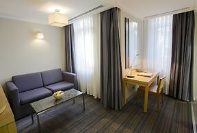 Housez Suites and Apartments - Special Class