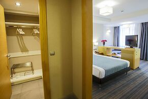 Housez Suites and Apartments - Special Class