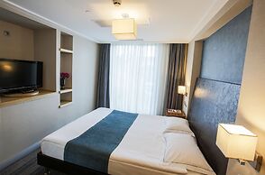 Housez Suites and Apartments - Special Class