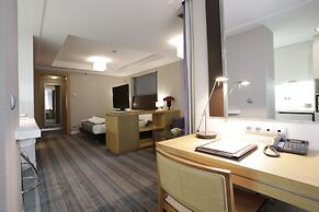 Housez Suites and Apartments - Special Class