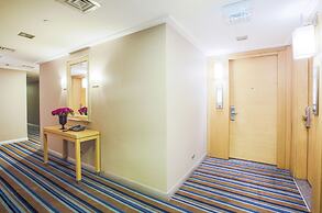 Housez Suites and Apartments - Special Class