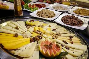 Housez Suites and Apartments - Special Class