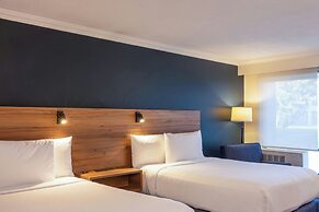 Courtyard by Marriott Toluca Airport