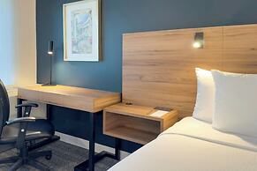 Courtyard by Marriott Toluca Airport