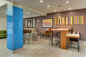 Holiday Inn Express & Suites Lake Worth by IHG