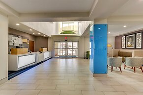 Holiday Inn Express & Suites Lake Worth by IHG