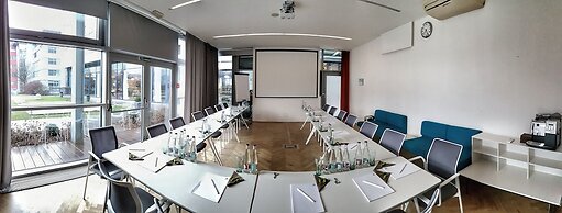 Holiday Inn Prague Airport by IHG