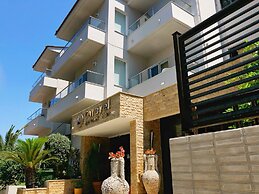 Caravel Apartment Hotel