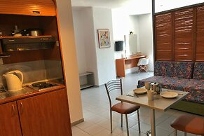 Caravel Apartment Hotel