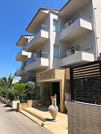 Caravel Apartment Hotel