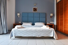 Caravel Apartment Hotel