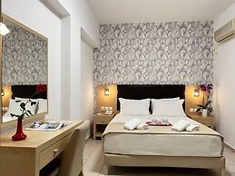 Caravel Apartment Hotel