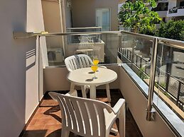 Caravel Apartment Hotel