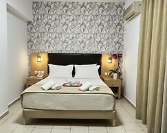 Caravel Apartment Hotel