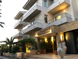 Caravel Apartment Hotel