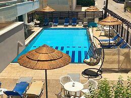 Caravel Apartment Hotel