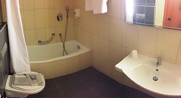 Caravel Apartment Hotel