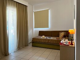 Caravel Apartment Hotel