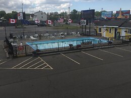 Niagara Falls Courtside Inn