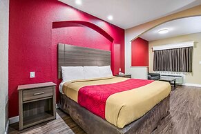 Econo Lodge And Suites