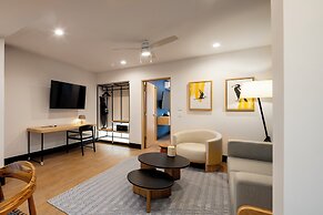 voco Surfside Aruba by IHG