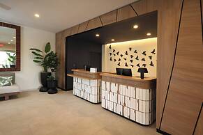 voco Surfside Aruba by IHG