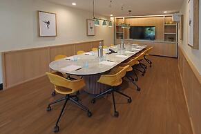 voco Surfside Aruba by IHG