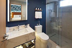 voco Surfside Aruba by IHG