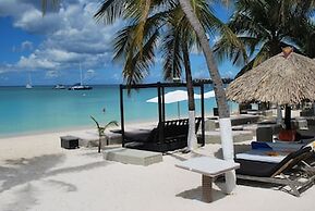 voco Surfside Aruba by IHG