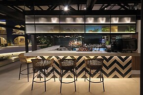 voco Surfside Aruba by IHG