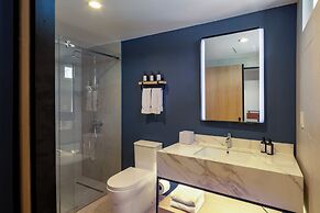 voco Surfside Aruba by IHG