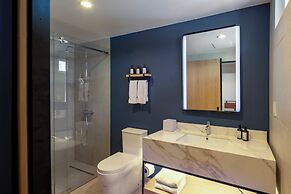 voco Surfside Aruba by IHG