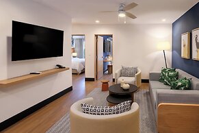 voco Surfside Aruba by IHG
