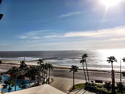DoubleTree by Hilton Hotel Galveston Beach