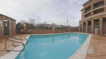 Holiday Inn Express® Windsor Sonoma Wine Country by IHG