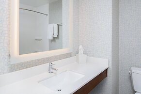 Holiday Inn Express Hotel & Suites Bismarck by IHG