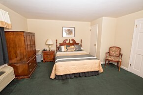 Colonial Inn Seekonk