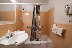 Colonial Inn Seekonk