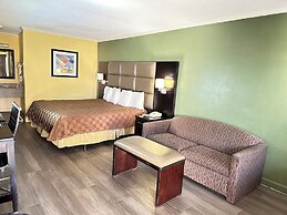 Rodeway Inn & Suites Plymouth Hwy 64