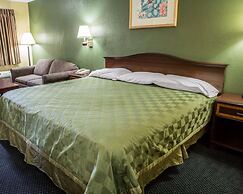 Rodeway Inn & Suites Plymouth Hwy 64