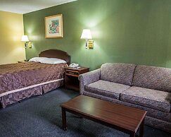 Rodeway Inn & Suites Plymouth Hwy 64