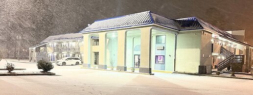 Rodeway Inn & Suites Plymouth Hwy 64