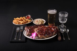 Town and Country Inn & Resort