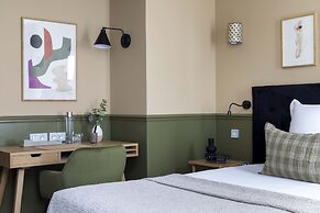 Le Petit Beaumarchais Hotel & Spa