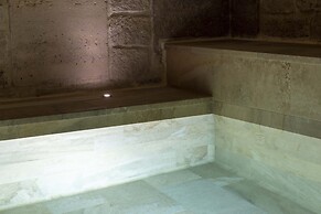 Le Petit Beaumarchais Hotel & Spa