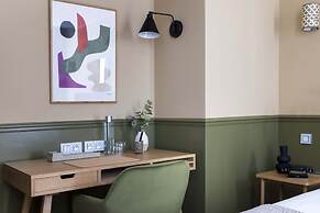 Le Petit Beaumarchais Hotel & Spa