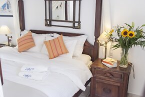 Zephyros Hotel