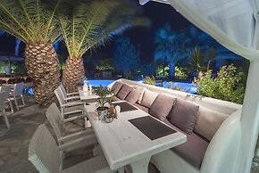 Zephyros Hotel