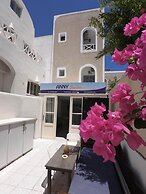 Anny Studios Perissa Beach