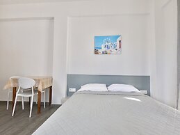 Anny Studios Perissa Beach